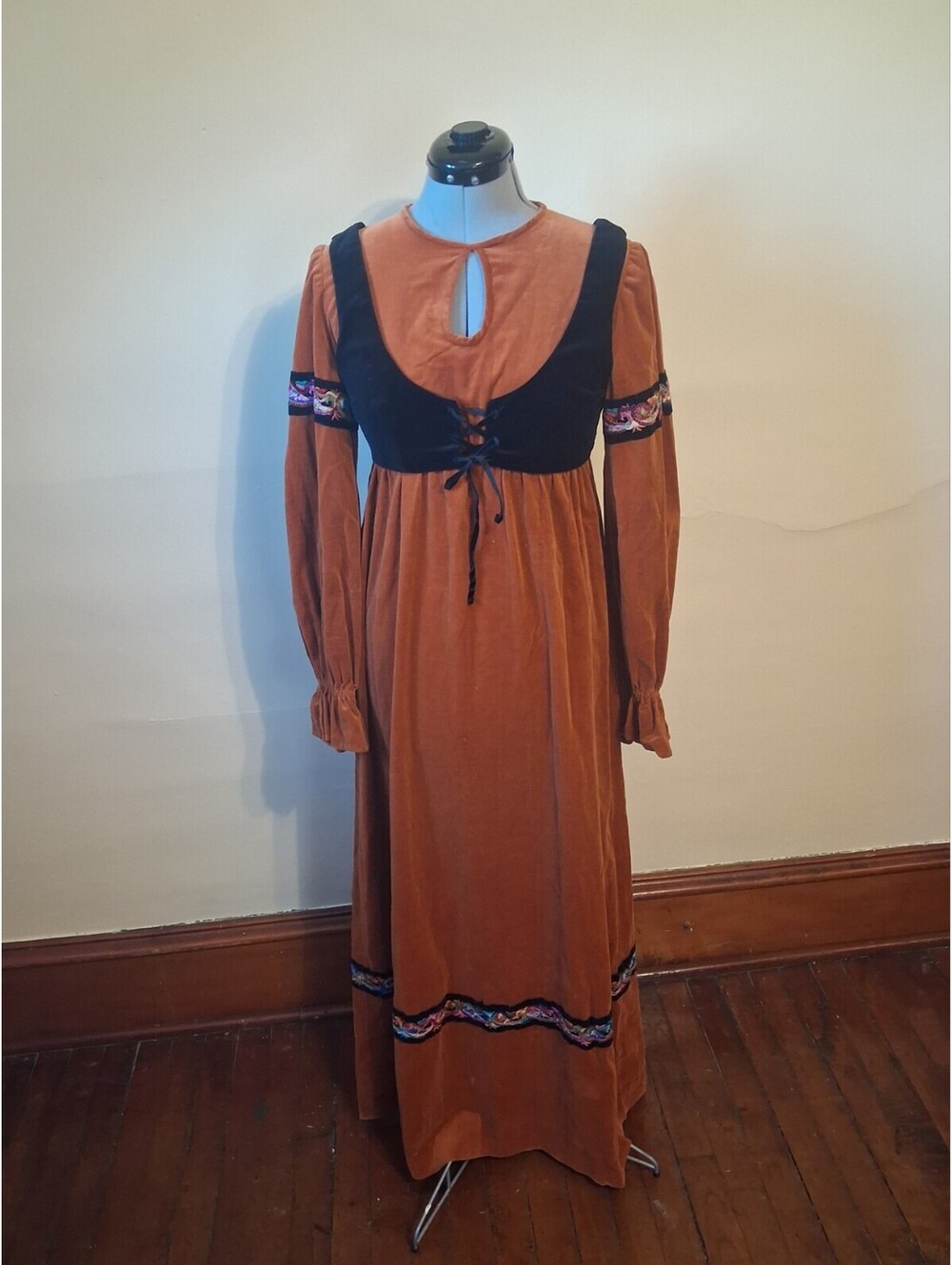 Vintage Renaissance Dress, Velvet Rusty Orange 1960s 1970s Embroidered Sz M